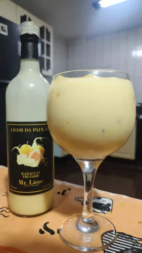 Licor Da Paixão Maracujá Trufado Com Chocolate Branco 750ml photo review